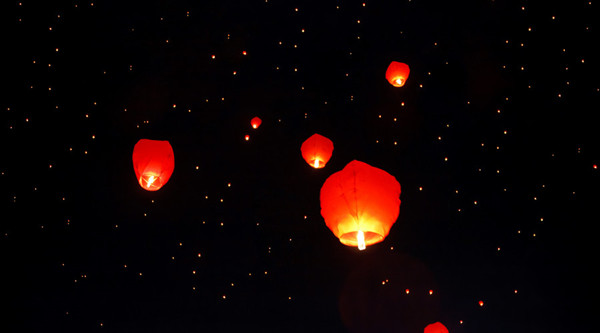 重慶傳統(tǒng)行業(yè)塌方，罪魁禍?zhǔn)拙故欠績r？