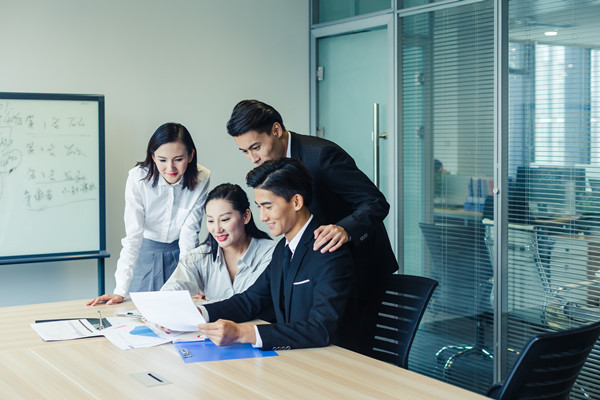 績(jī)效管理：應(yīng)對(duì)變革挑戰(zhàn)，推動(dòng)組織變革成功