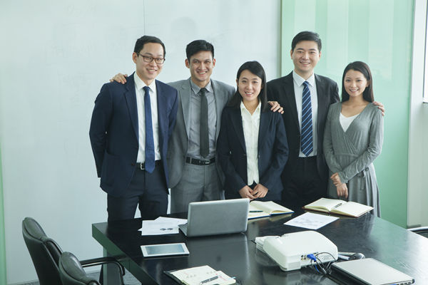 多元化團(tuán)隊(duì)的績(jī)效管理：適應(yīng)多元化環(huán)境，促進(jìn)團(tuán)隊(duì)和諧