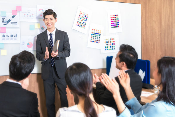 員工培訓(xùn)與發(fā)展：提升技能，實現(xiàn)卓越績效