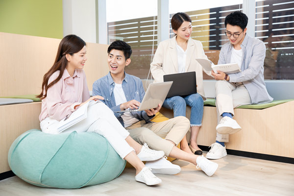 員工培訓(xùn)與發(fā)展：提升技能，實(shí)現(xiàn)卓越績效