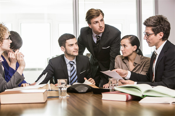 強(qiáng)化集團(tuán)管控體系，引領(lǐng)企業(yè)穩(wěn)健前行，共筑輝煌未來(lái)