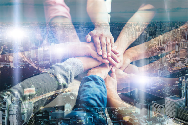 精準(zhǔn)集團(tuán)管控，提升企業(yè)核心競(jìng)爭(zhēng)力，引領(lǐng)行業(yè)變革