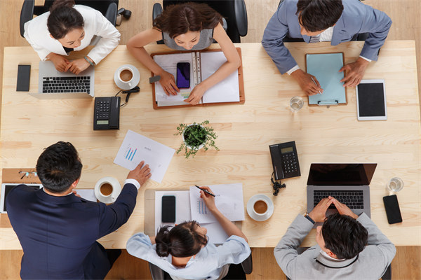 關(guān)鍵績效指標(biāo)（KPI）：明確目標(biāo)，跟蹤進展