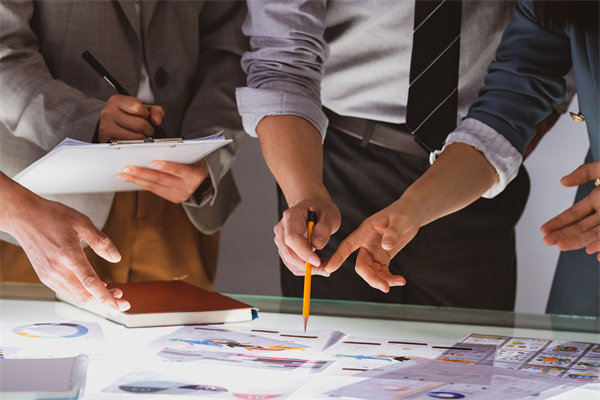 績(jī)效溝通：建立良好溝通，促進(jìn)績(jī)效提升