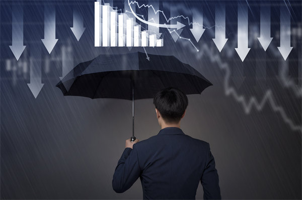 強(qiáng)化集團(tuán)風(fēng)險(xiǎn)防控，確保穩(wěn)健運(yùn)營(yíng)，守護(hù)企業(yè)安全