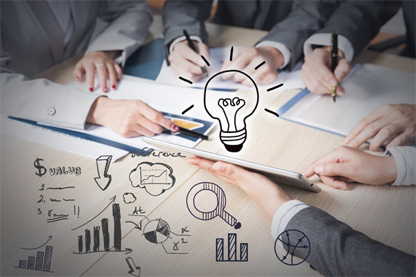 優(yōu)化集團(tuán)管控流程，加強風(fēng)險管理與內(nèi)部控制