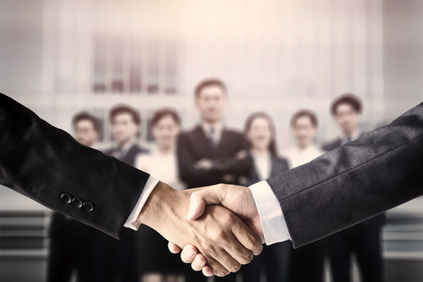 靈活應(yīng)對(duì)市場(chǎng)變化，調(diào)整經(jīng)營(yíng)計(jì)劃，確保企業(yè)持續(xù)發(fā)展