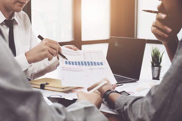 強(qiáng)化風(fēng)險(xiǎn)管理，確保經(jīng)營(yíng)計(jì)劃穩(wěn)健實(shí)施，保障企業(yè)安全