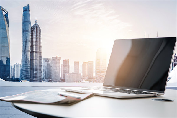 精心制定經(jīng)營策略，確保企業(yè)穩(wěn)健發(fā)展，實現(xiàn)長期盈利