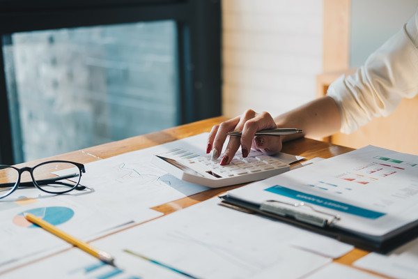 公司年度經(jīng)營計劃實現(xiàn)目標(biāo)的關(guān)鍵舉措有哪些？