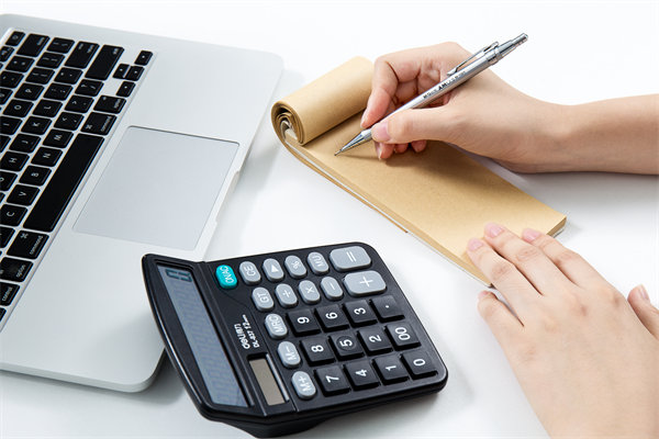 如何評(píng)估公司的薪酬水平在行業(yè)中的競(jìng)爭(zhēng)力如何？