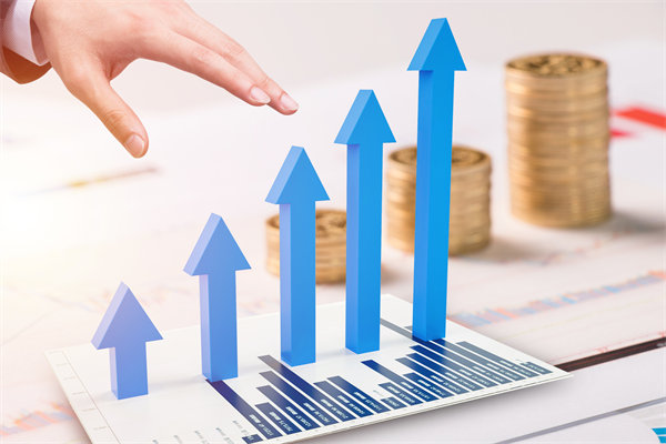 企業(yè)的戰(zhàn)略是精心設(shè)計(jì)的，還是臨機(jī)應(yīng)變的？