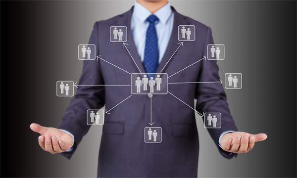 全面預(yù)算組織架構(gòu)中，屬于預(yù)算管理決策機(jī)構(gòu)的是？