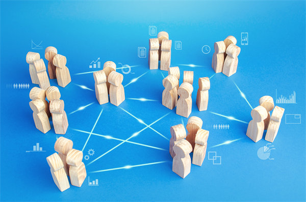 全球化運(yùn)營中，集團(tuán)管控面臨哪些新挑戰(zhàn)及應(yīng)對(duì)策略？