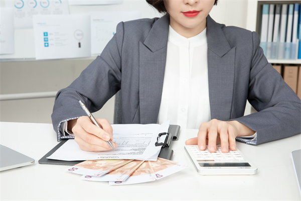 薪酬透明度：公開薪資信息對(duì)企業(yè)和員工有何利弊？