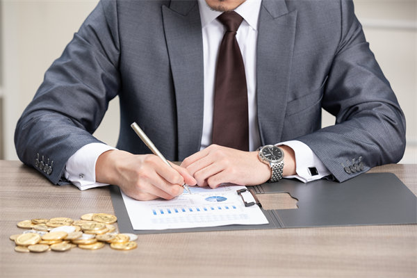 集團(tuán)財(cái)務(wù)集中管理，如何確保資金高效運(yùn)作？