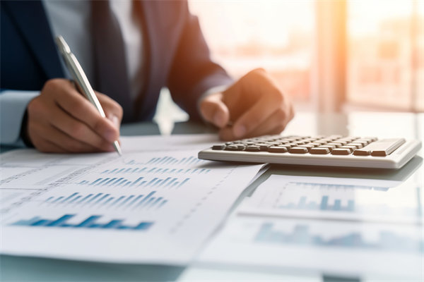 初創(chuàng)企業(yè)如何設(shè)定合理的薪酬策略吸引人才？