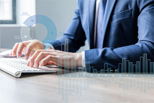 如何利用數(shù)據(jù)分析優(yōu)化年度經(jīng)營決策，實(shí)現(xiàn)精準(zhǔn)管理？