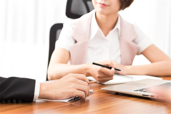 如何平衡員工工作與生活的界限，增強(qiáng)工作滿意度？