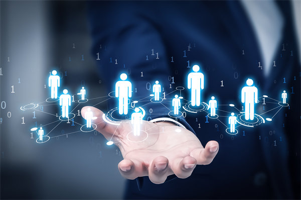 在變革中，如何有效管理組織內部的沖突與不確定性？