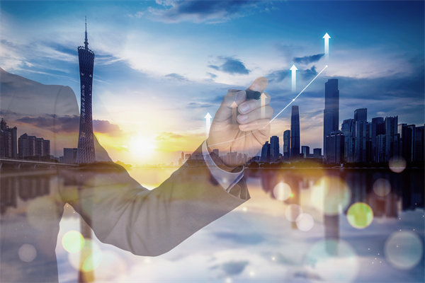 在薪酬體系設(shè)計(jì)時(shí)，應(yīng)如何考慮行業(yè)標(biāo)準(zhǔn)和市場(chǎng)變化？