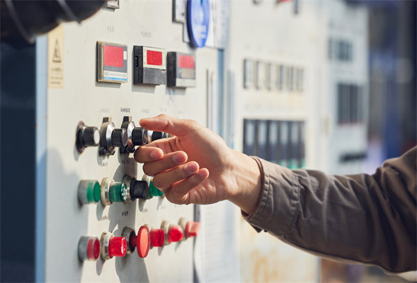 持續(xù)改進機制在精益生產(chǎn)中如何驅(qū)動質(zhì)量與成本雙贏？