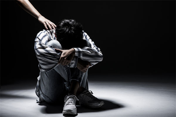 女子漏接電話被市監(jiān)所工作人員辱罵，人力資源管理有何感悟？