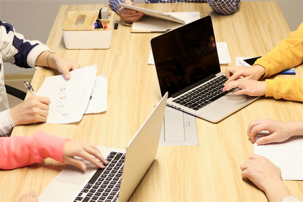 在員工培訓(xùn)上，企業(yè)應(yīng)如何投入，以獲得最大回報？