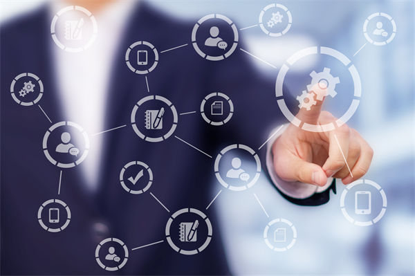 集團管控過程中，如何確保信息的準確傳遞與共享？