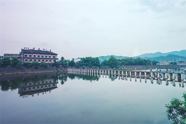 溫州戰(zhàn)略咨詢公司如何助力企業(yè)精準(zhǔn)定位市場？