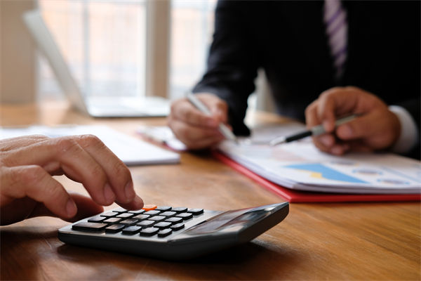 風(fēng)險(xiǎn)評估與應(yīng)對：組織規(guī)劃中如何預(yù)見并減輕潛在問題？