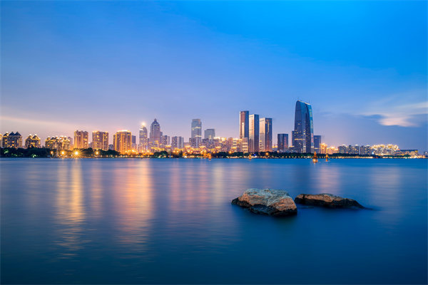 蘇州年度經(jīng)營(yíng)計(jì)劃咨詢公司如何為企業(yè)定制年度藍(lán)圖？