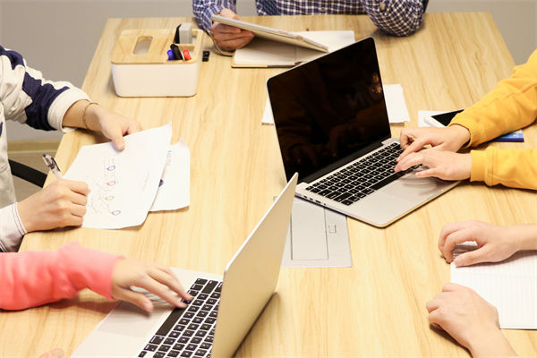 如何制定符合企業(yè)長(zhǎng)期戰(zhàn)略目標(biāo)的組織規(guī)劃方案？