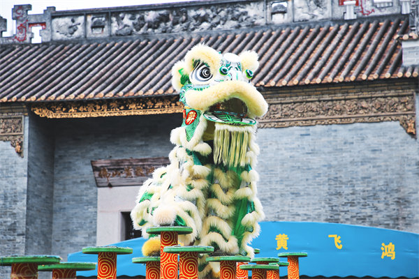 佛山戰(zhàn)略咨詢公司如何優(yōu)化企業(yè)市場(chǎng)競(jìng)爭(zhēng)策略？