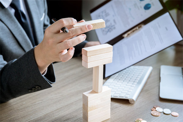 如何通過預(yù)算管理，加強(qiáng)企業(yè)的風(fēng)險(xiǎn)預(yù)警與防范能力？