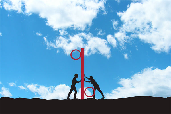 在全球化背景下，企業(yè)如何構(gòu)建競(jìng)爭(zhēng)優(yōu)勢(shì)的戰(zhàn)略框架？