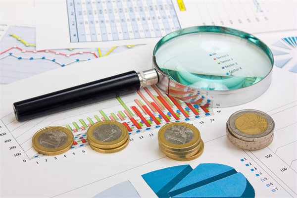 預(yù)算編制時(shí)，如何平衡長期規(guī)劃與短期資金需求？