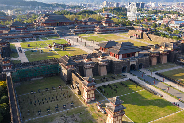 面對復(fù)雜競爭，金華戰(zhàn)略咨詢公司有何獨特解決之道？