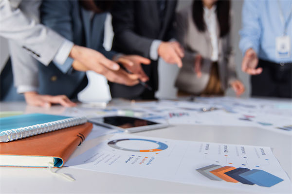 績(jī)效溝通形同虛設(shè)，績(jī)效咨詢?nèi)绾未罱ㄌ拐\(chéng)交流橋梁？