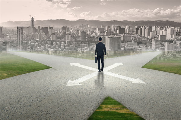 企業(yè)轉(zhuǎn)型遇阻，管理咨詢?nèi)绾尉珳?zhǔn)破局開辟新增長(zhǎng)路徑？