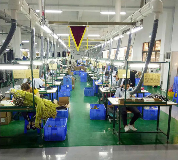 東莞市茂佳塑膠電子有限公司生產(chǎn)線