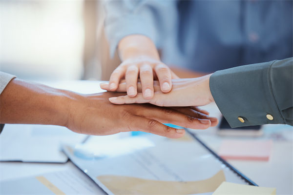 跨文化管理對企業(yè)全球化戰(zhàn)略實(shí)施的影響及應(yīng)對策略？