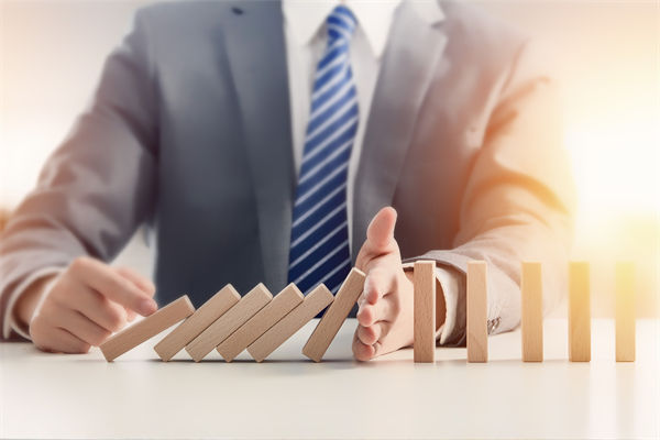 A股開盤大跌，近800股跌超9%，關(guān)聯(lián)企業(yè)如何調(diào)整戰(zhàn)略？