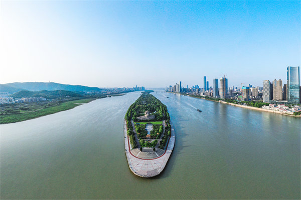 長沙戰(zhàn)略咨詢公司如何幫傳統(tǒng)企業(yè)突破發(fā)展瓶頸實現(xiàn)轉(zhuǎn)型？