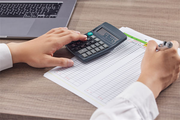 加班成風(fēng)留不住人，企業(yè)關(guān)懷和工時(shí)安排是否合理？