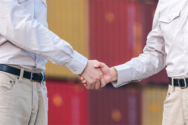 美線貨運訂艙就像“搶票”，制造業(yè)有什么看法？