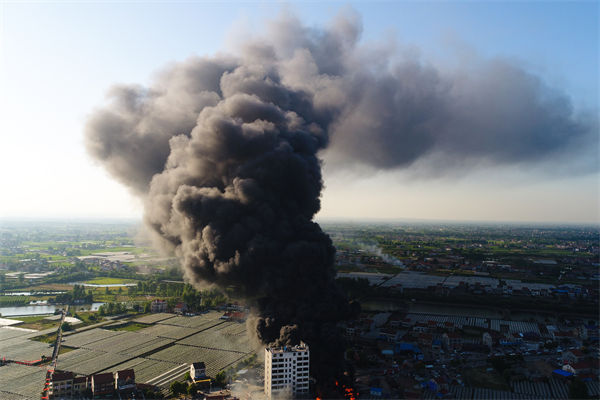 山東化工廠爆炸后樓房?jī)H?？蚣?，對(duì)制造業(yè)有何啟示？