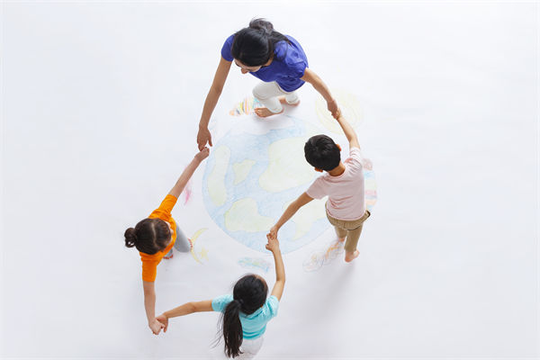 別讓盲卡盲盒“收割”孩子，關(guān)聯(lián)企業(yè)戰(zhàn)略怎么看？