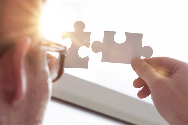 并購(gòu)三年文化仍割裂，融合策略忽視了哪些隱性沖突？